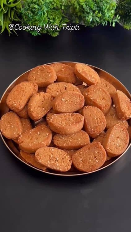 Sweet Mathri (Mithi Mathri) recipe