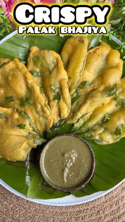 Monsoon Special Spinach Fritters (Palak Pakoda) recipe