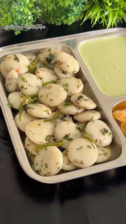 Vrat Ka Khana - Samak Rice Patties with Coconut Chutney recipe