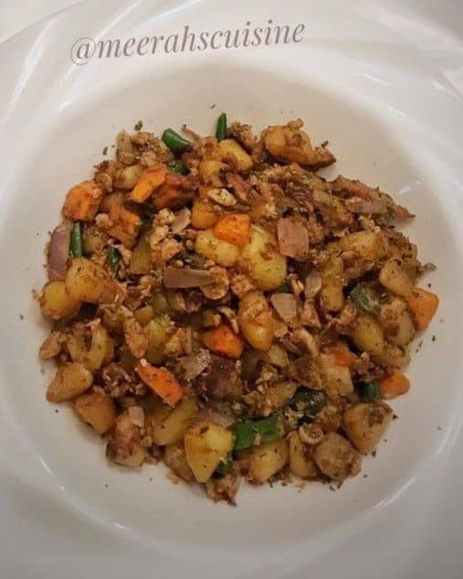 Potatoes and Egg Stir-Fry recipe